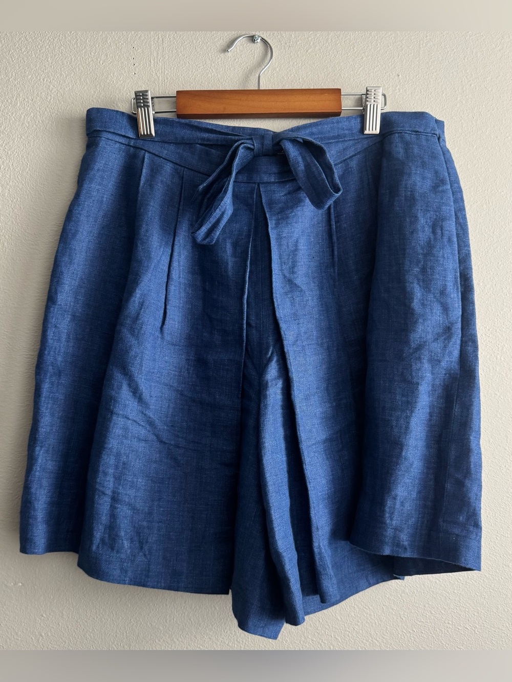 Brooks Brothers Navy Linen Wrap Tie Pleated Shorts